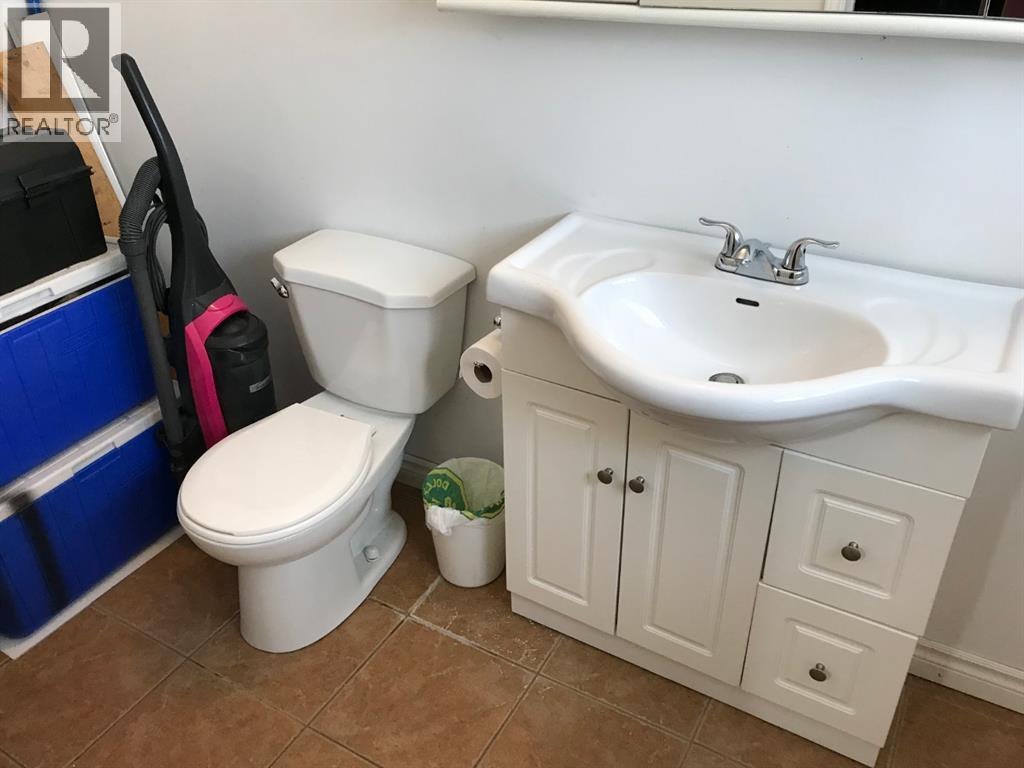 4725 5 Ave Property Photo 14