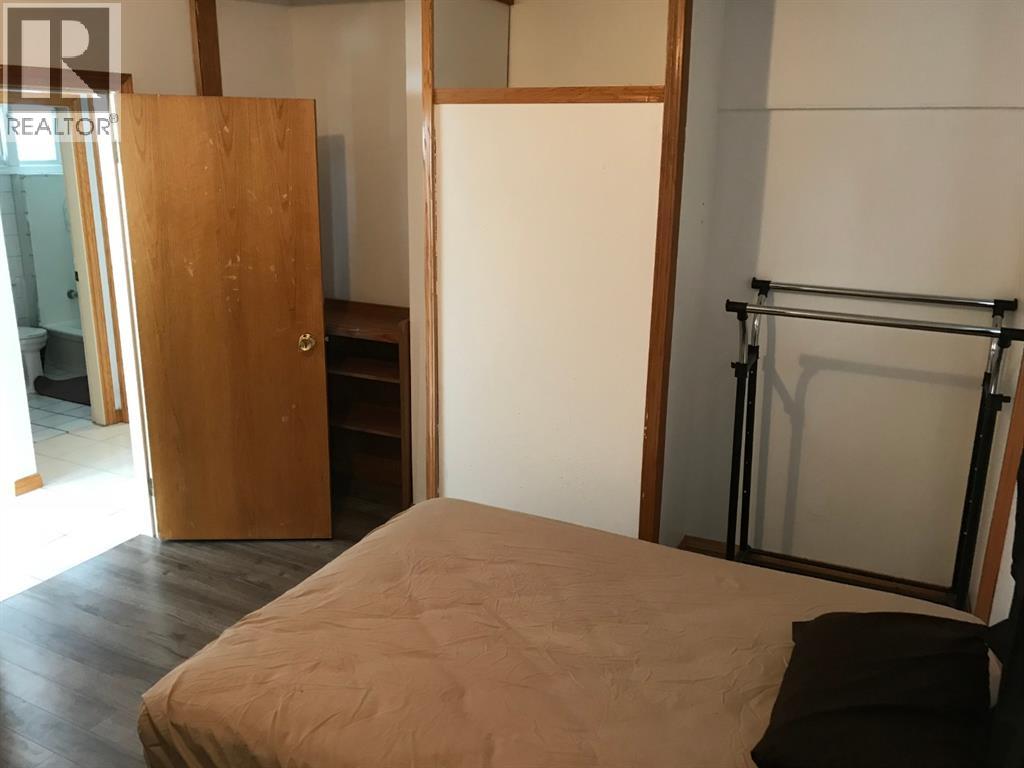 4725 5 Ave Property Photo 19
