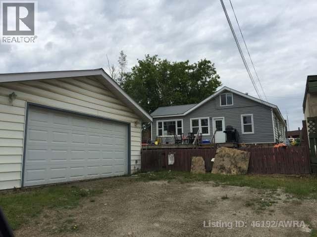 4725 5 Ave Property Photo 28