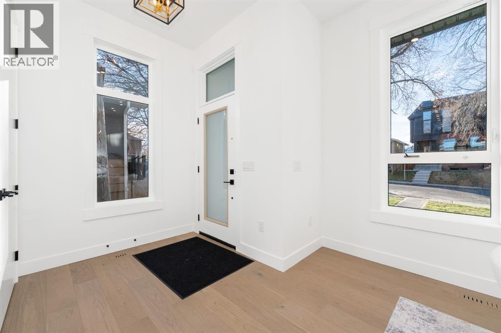 1444 43 Street Property Photo 2