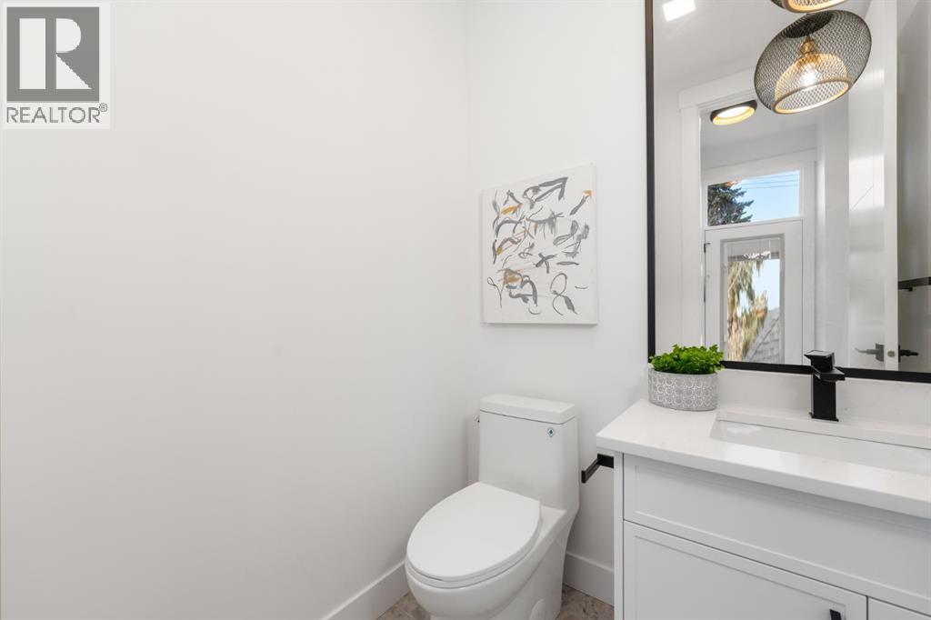 1444 43 Street Property Photo 16