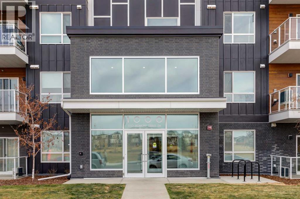 550 Belmont Street Property Photo 6