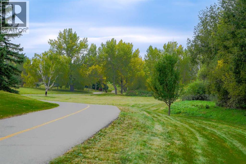 218 19 Avenue Property Photo 9