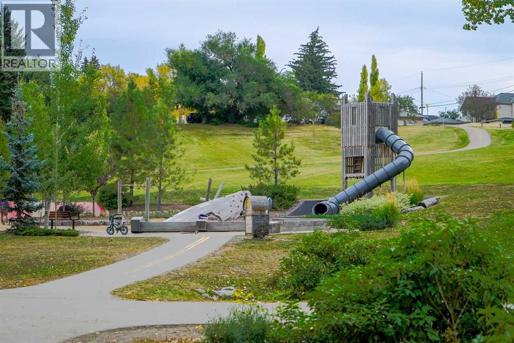 218 19 Avenue Property Photo 10