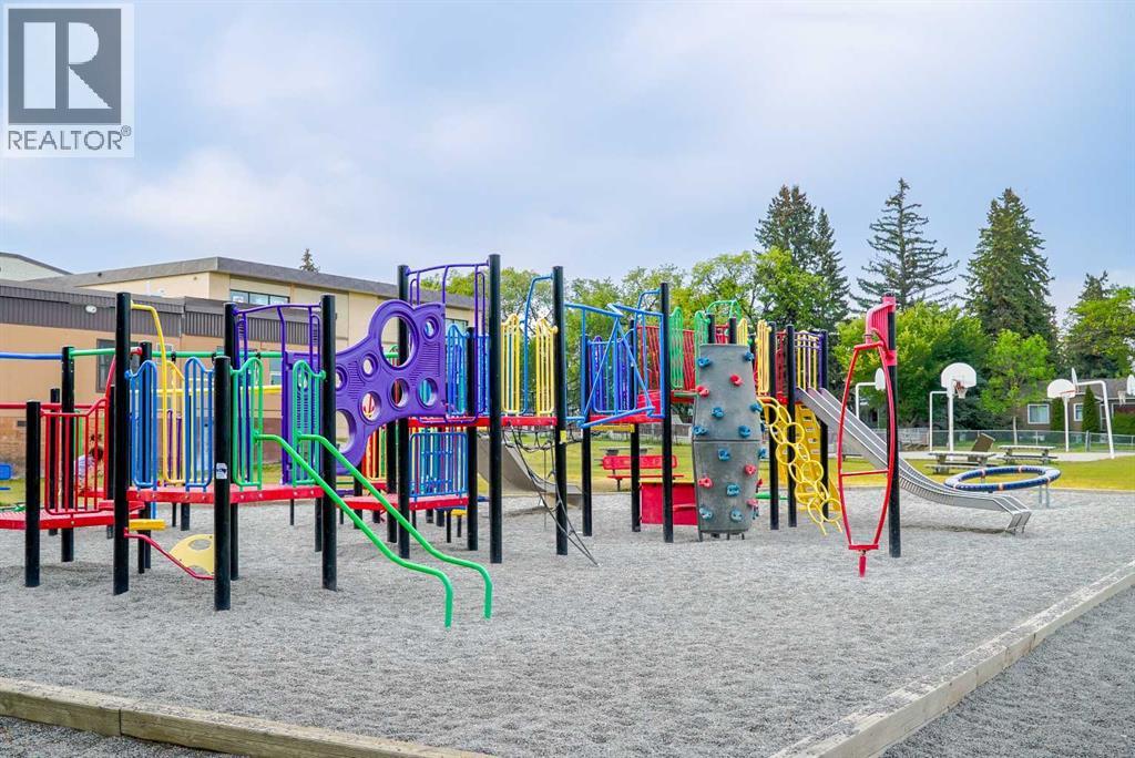 218 19 Avenue Property Photo 20