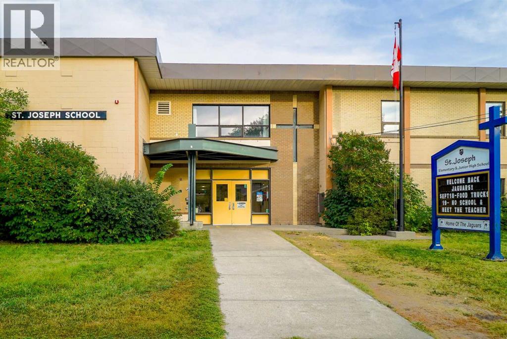 218 19 Avenue Property Photo 21