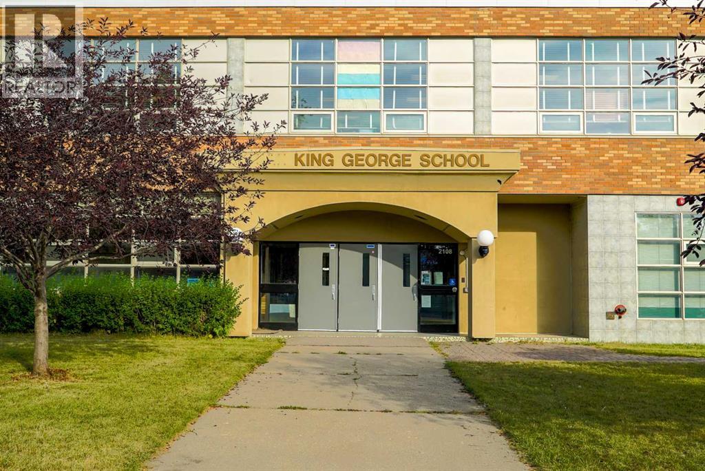 218 19 Avenue Property Photo 29