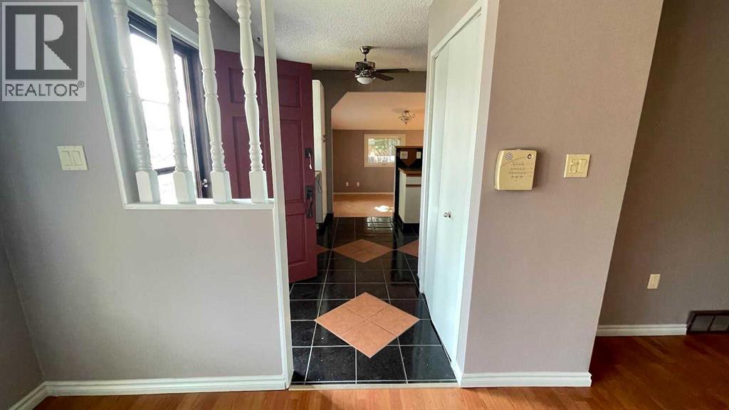 1919 19 Avenue Property Photo 9