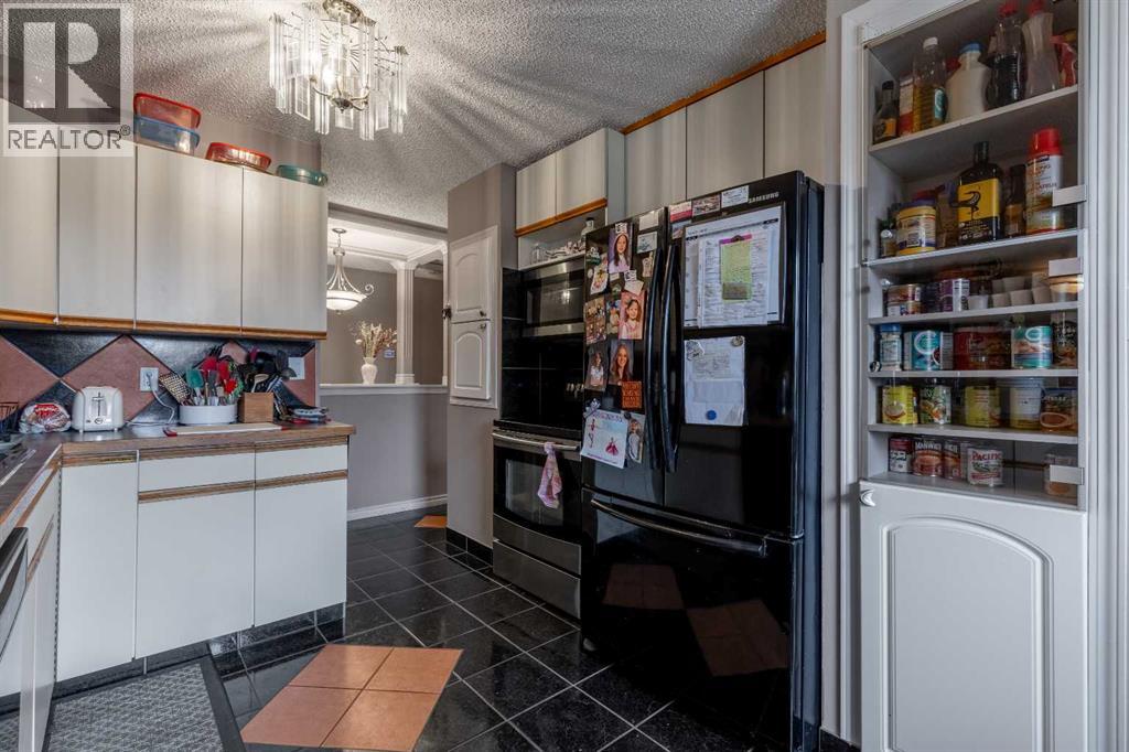 1919 19 Avenue Property Photo 11