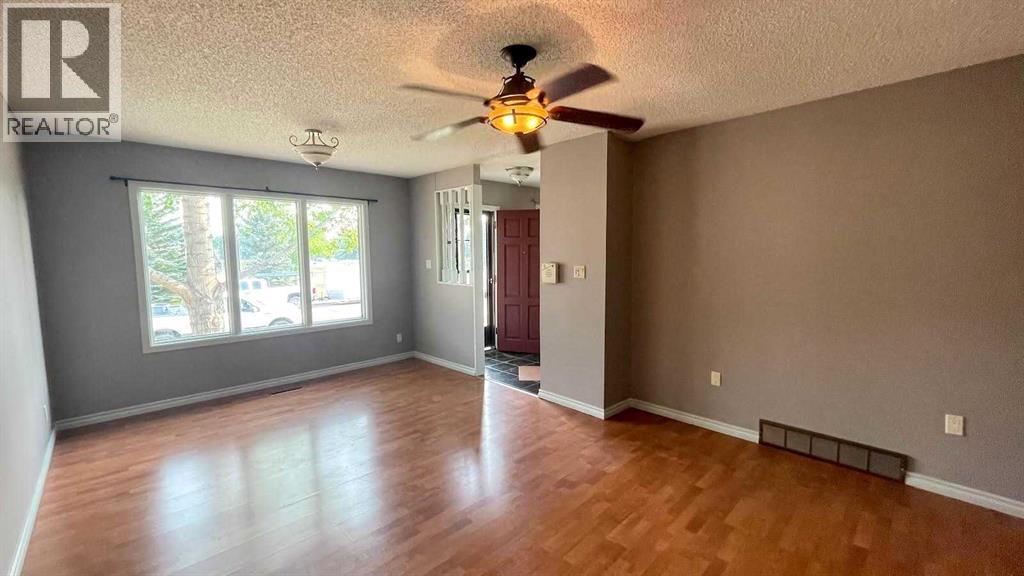 1919 19 Avenue Property Photo 18