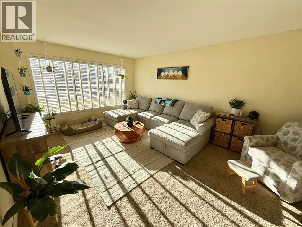 396 Mountain Street Property Photo 7