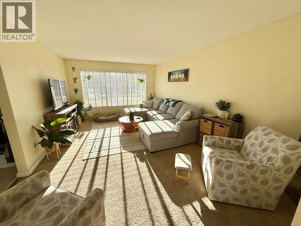 396 Mountain Street Property Photo 8