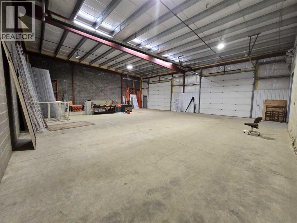 4628 62 Street Property Photo 16