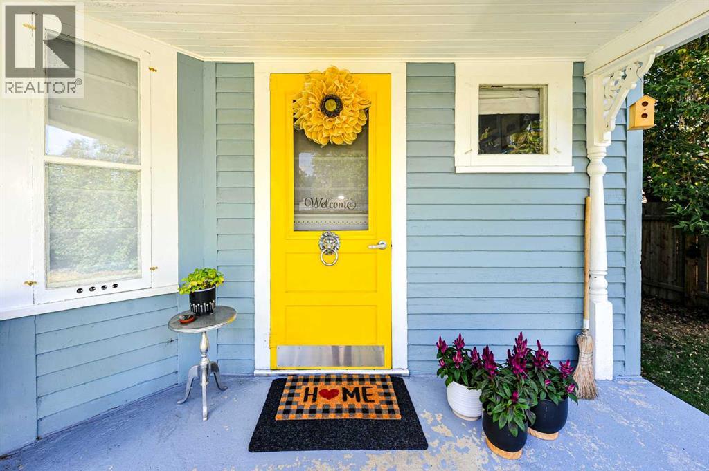 5013 49 A Street Property Photo 2