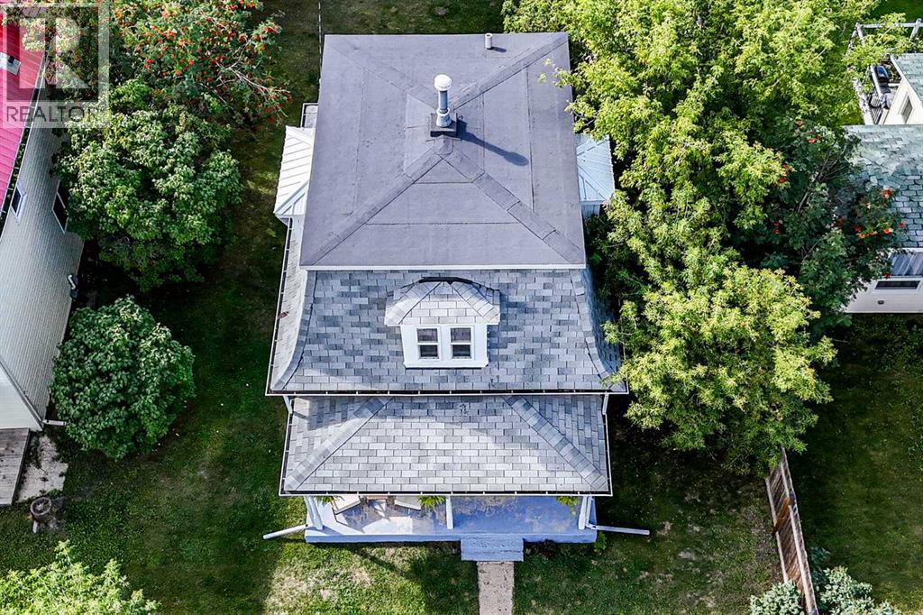 5013 49 A Street Property Photo 5