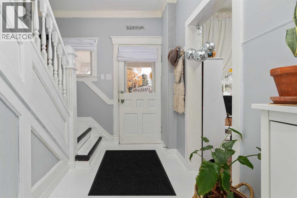 5013 49 A Street Property Photo 7
