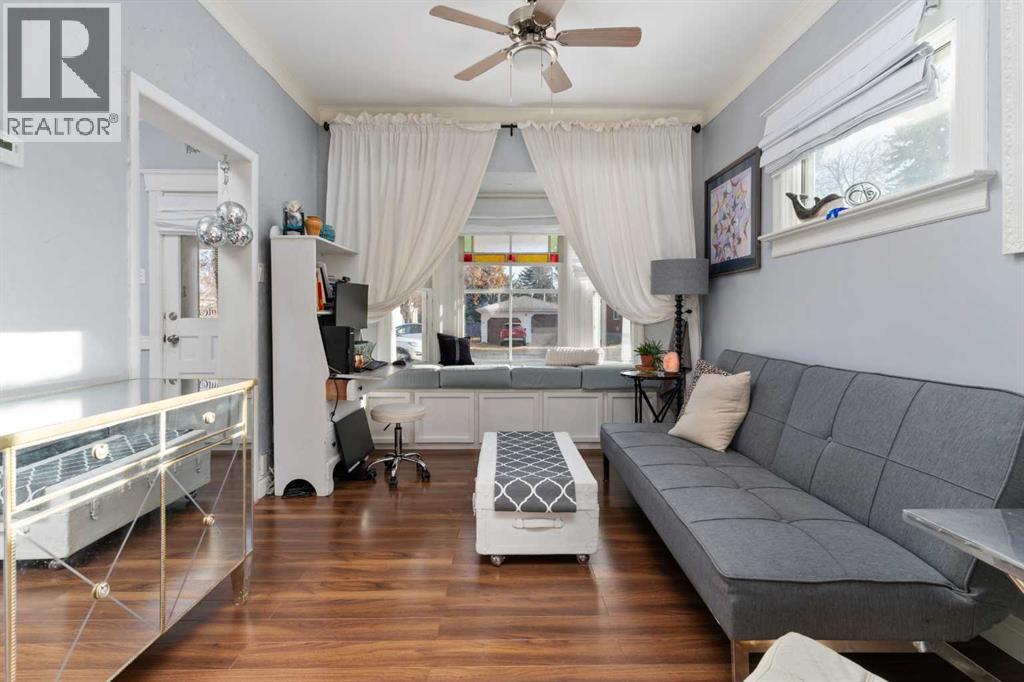 5013 49 A Street Property Photo 9