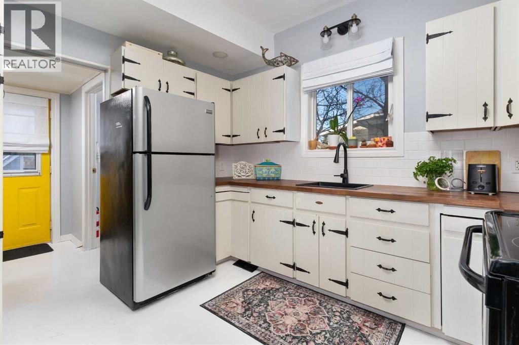 5013 49 A Street Property Photo 11