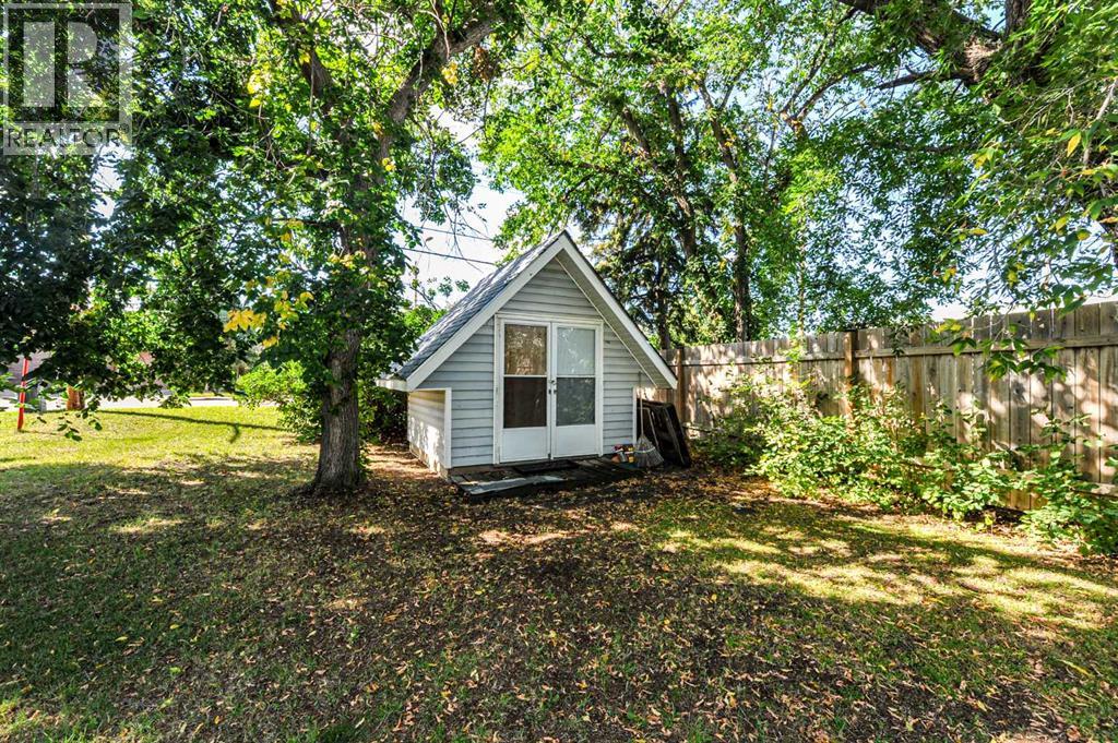 5013 49 A Street Property Photo 24