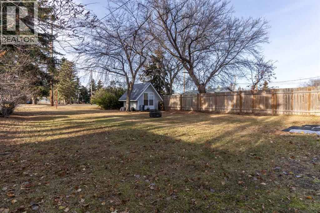 5013 49 A Street Property Photo 33