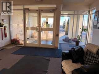 4411 49 Street Property Photo 4