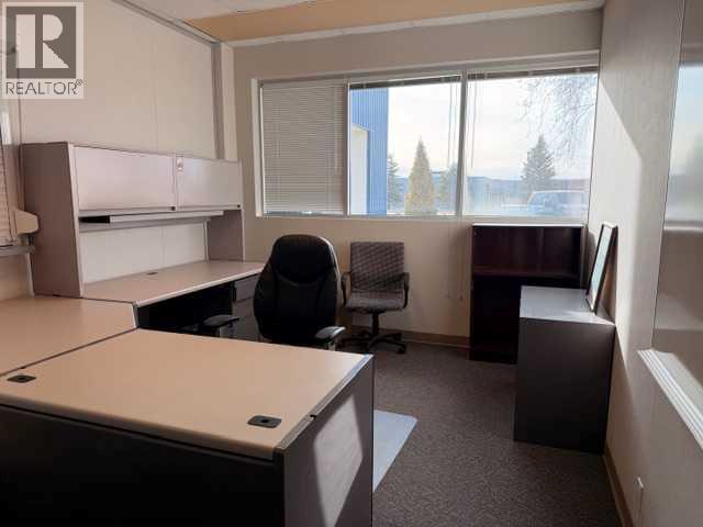 4411 49 Street Property Photo 5