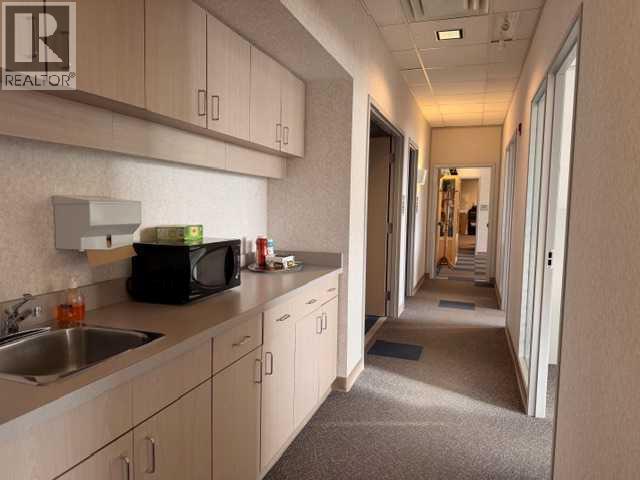 4411 49 Street Property Photo 8