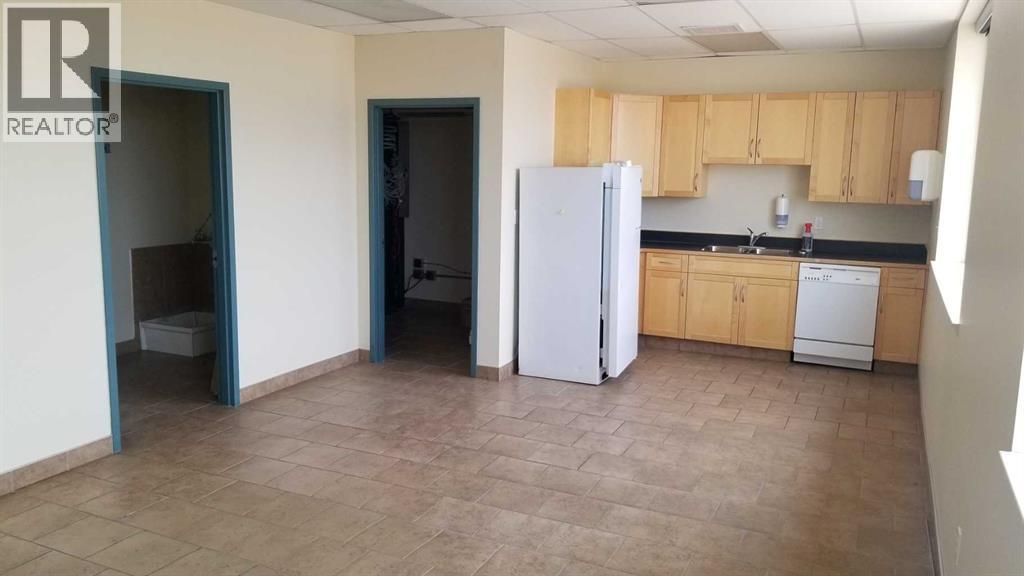 8701 102 Street Property Photo 8