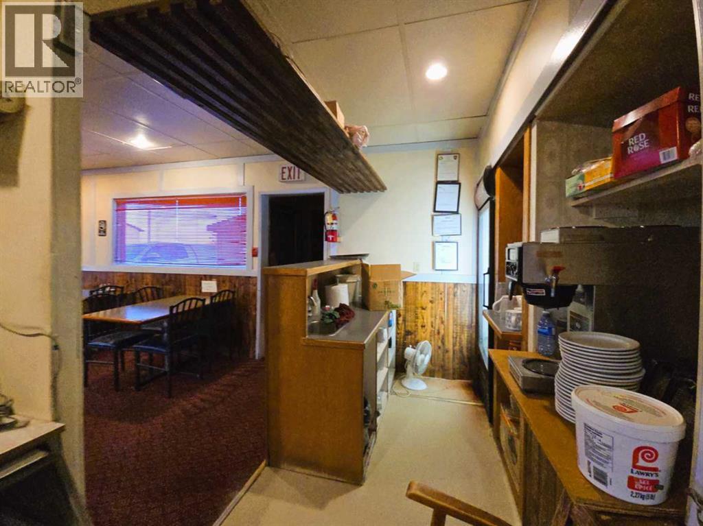 102 Railway Avenue E Property Photo 17