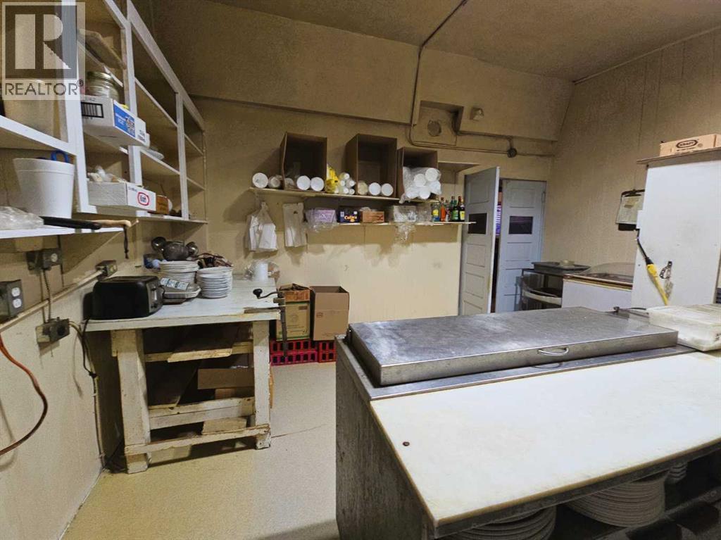 102 Railway Avenue E Property Photo 24