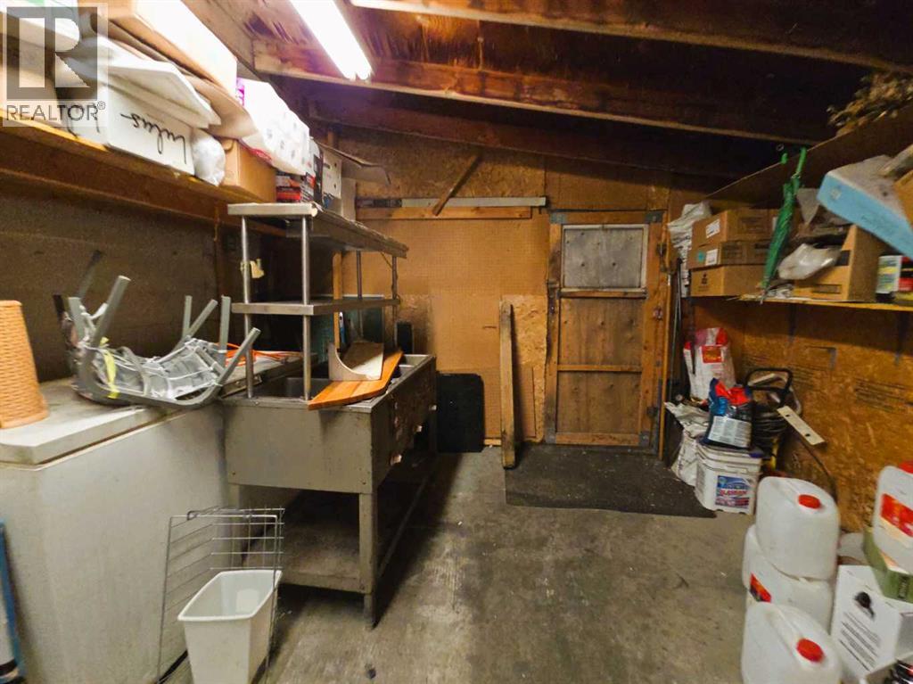 102 Railway Avenue E Property Photo 31