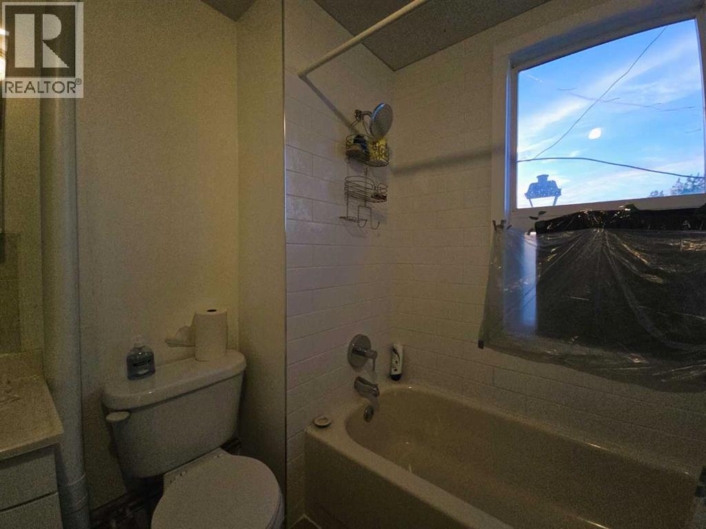 102 Railway Avenue E Property Photo 37