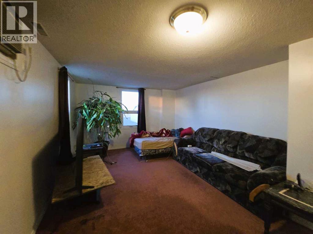 102 Railway Avenue E Property Photo 40