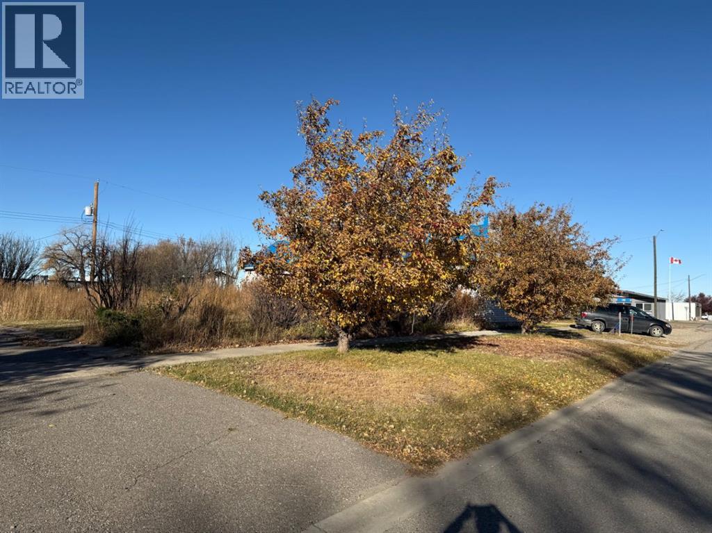 410 Grand Avenue Property Photo 4