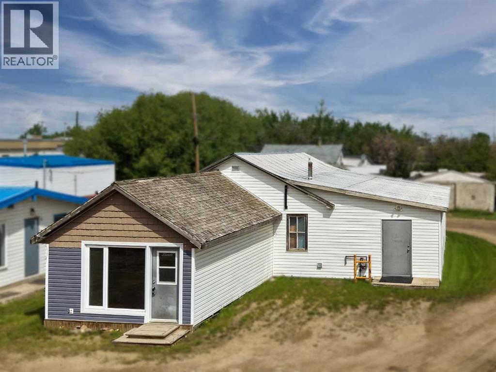 8 Railway Avenue Ne Property Photo 1