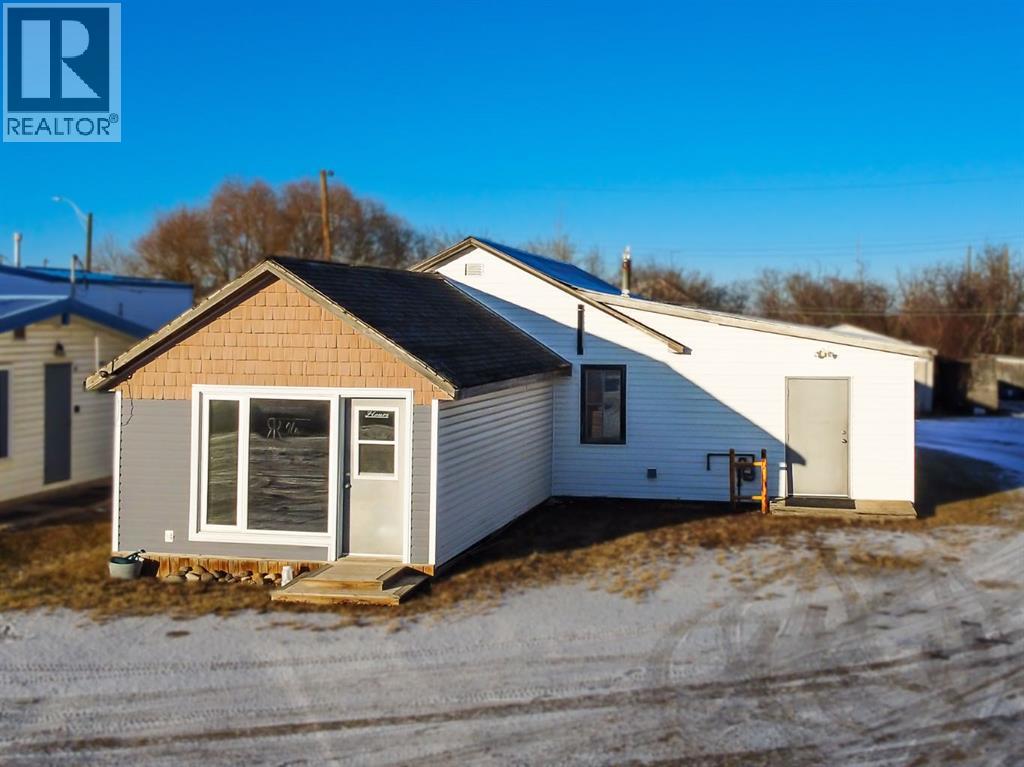 8 Railway Avenue Ne Property Photo 2