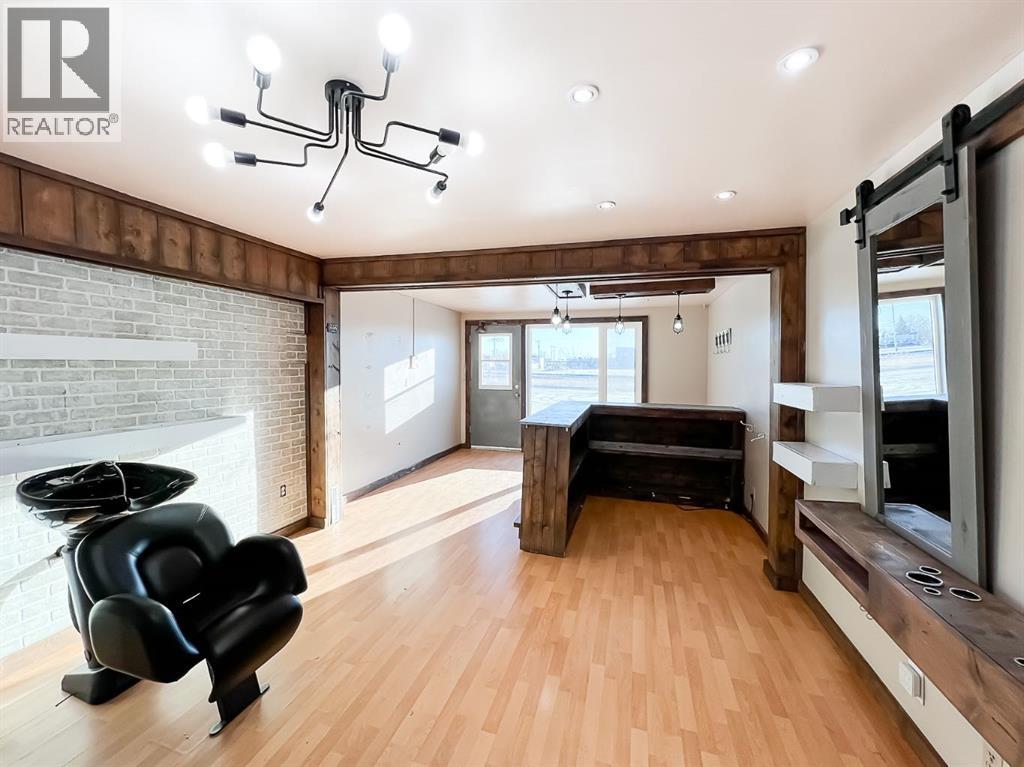 8 Railway Avenue Ne Property Photo 5