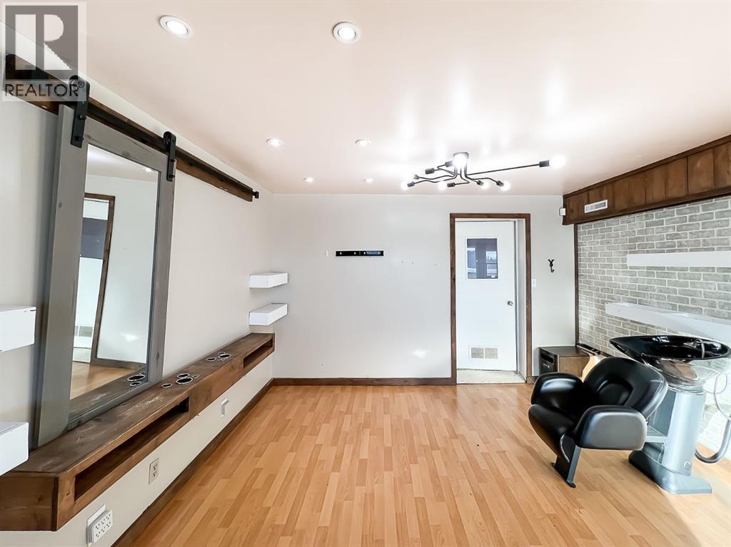 8 Railway Avenue Ne Property Photo 7