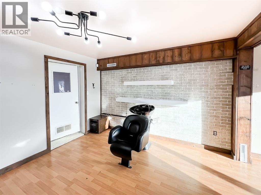 8 Railway Avenue Ne Property Photo 8