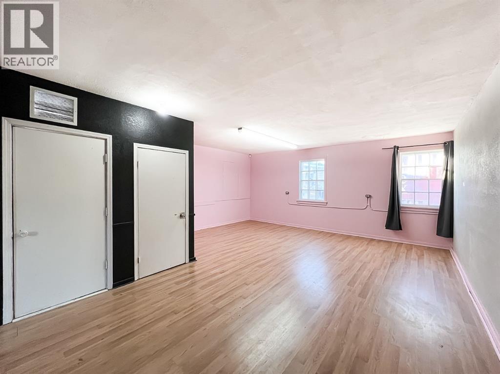 8 Railway Avenue Ne Property Photo 9