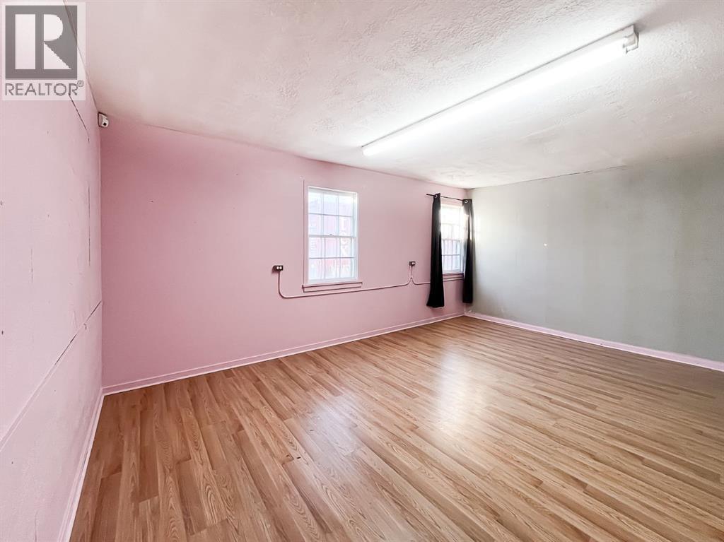 8 Railway Avenue Ne Property Photo 10