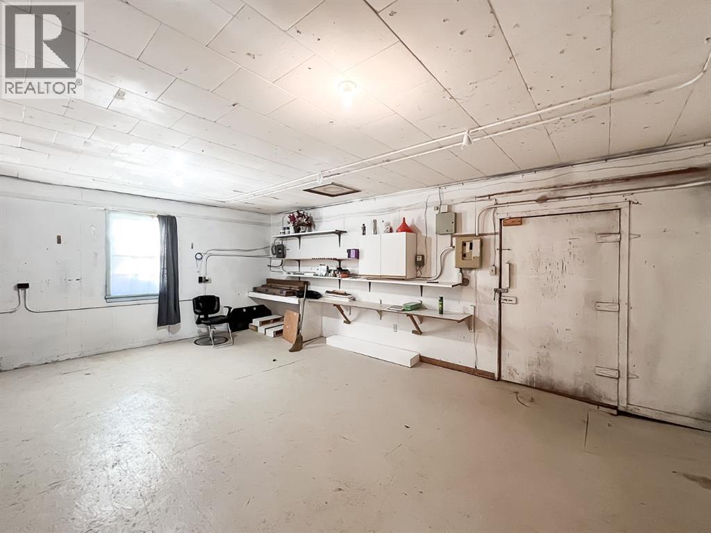 8 Railway Avenue Ne Property Photo 14