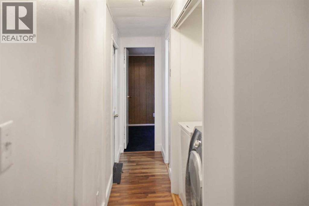 4504 41 Street Property Photo 15