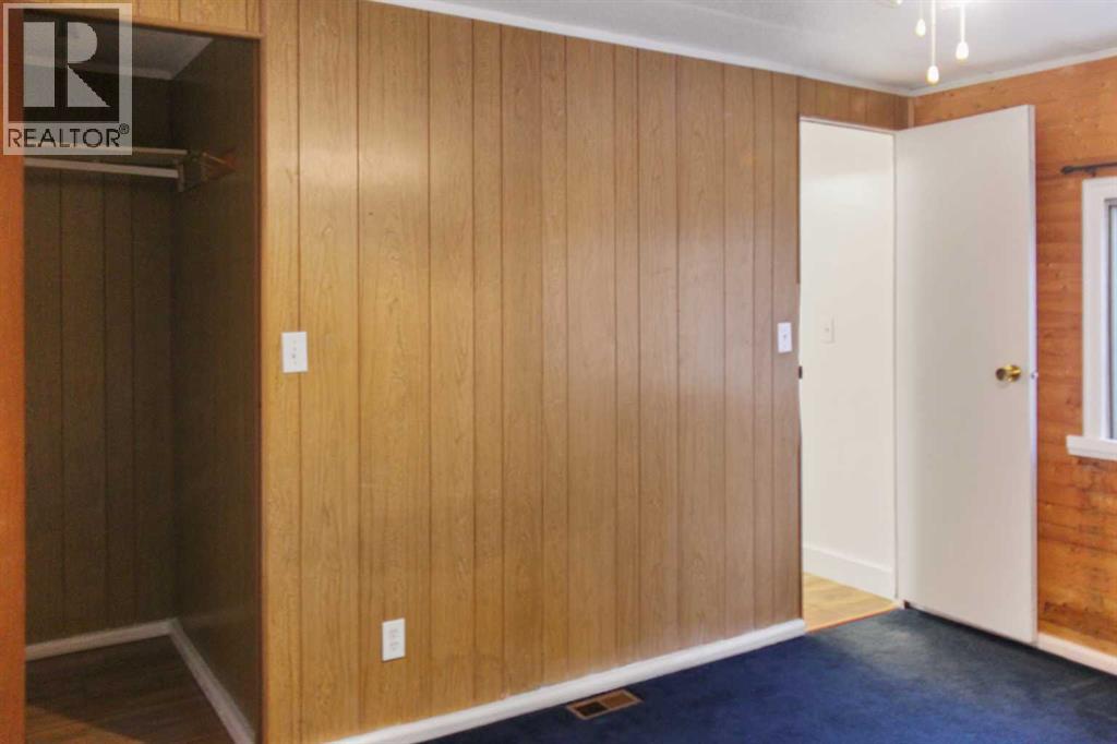 4504 41 Street Property Photo 19