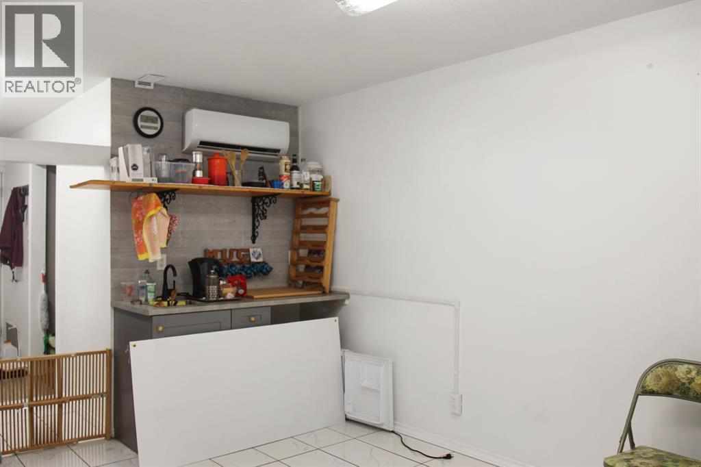5205 50 Street Property Photo 7