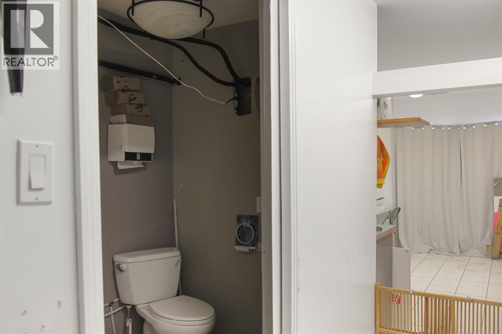 5205 50 Street Property Photo 9