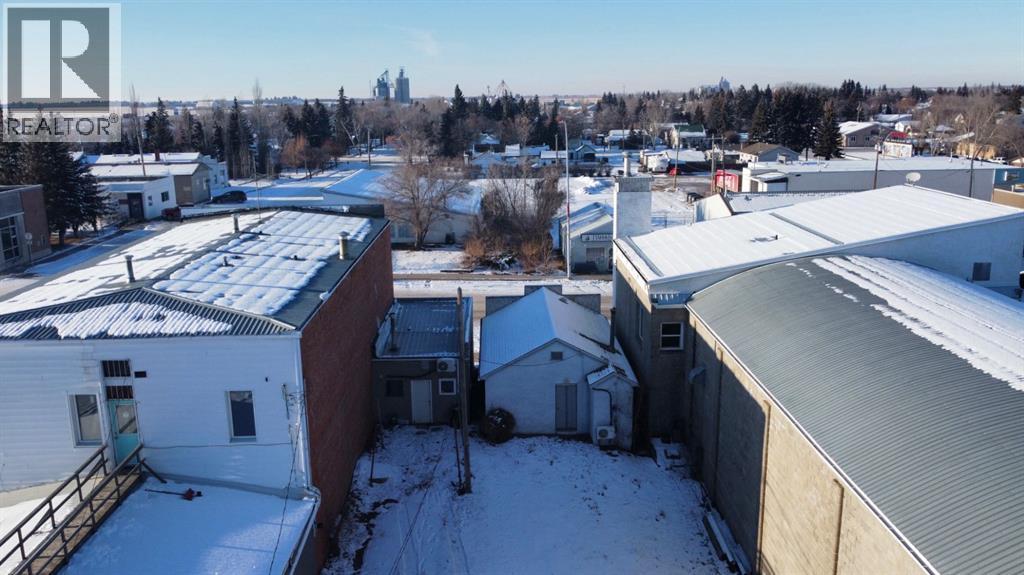5205 50 Street Property Photo 14