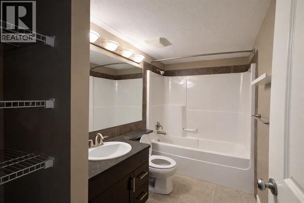 189 Silkstone Road West Property Photo 10