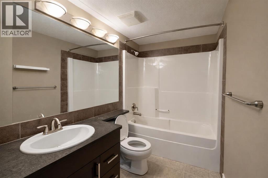 189 Silkstone Road West Property Photo 11