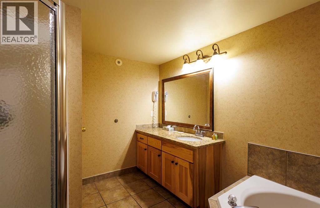 401 4 Street Property Photo 16